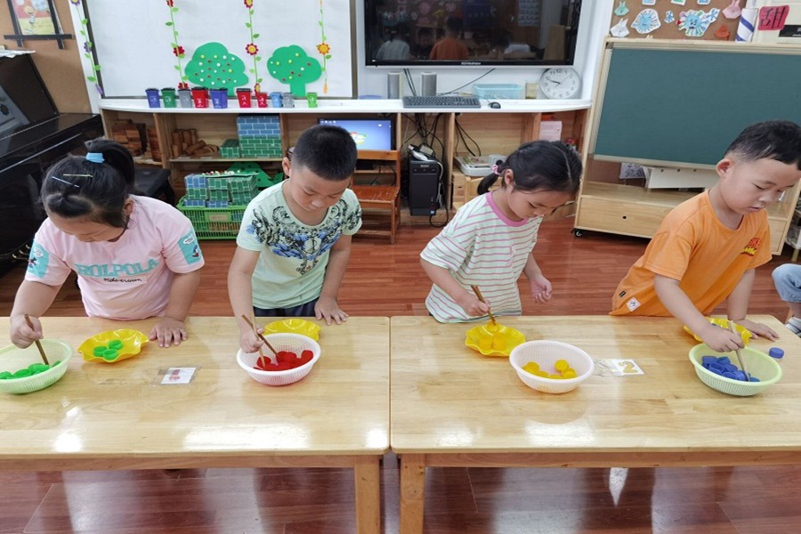 “筷”乐生活，我能行——记城幼团结桥分园中班组“筷子夹物”活动